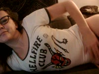 I am a nice woman, who wants to meet new people.i am a goth woman, with witchy vibes.