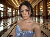 camslut fingering shaved pussy EmiraMiller