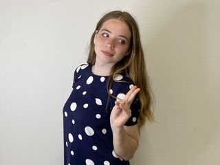 cam girl playing with vibrator JungSardi