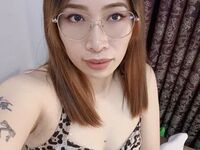 cam girl showing tits ThylaMax