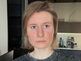 camslut naked AlessandraMillis