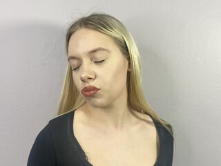 naughty cam girl fingering pussy AlicaCafarella