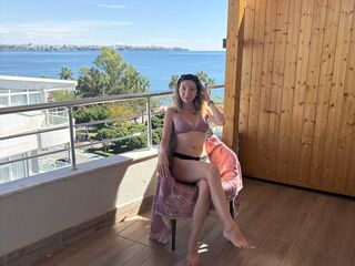 live webcam performer AlyVee