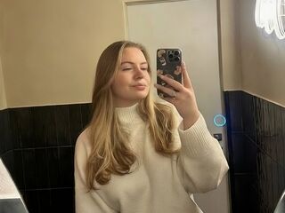 naughty camgirl photo AryaThomas