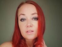 naughty camgirl fingering shaved pussy BarbieMuscle