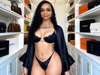 camslut spreading pussy BiancaBell