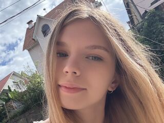 free nude webcam ChloeFruye