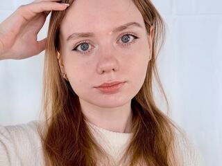 cam girl masturbating with sextoy CreolaMarn