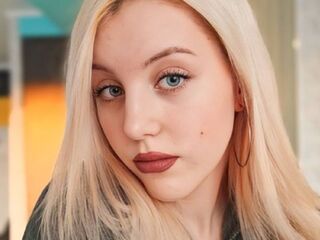 camgirl playing with sextoy DainaMatko