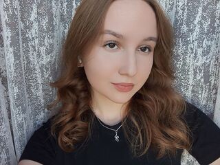 topless cam girl DaineMondella