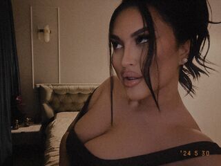 cam girl showing tits DaphneAver