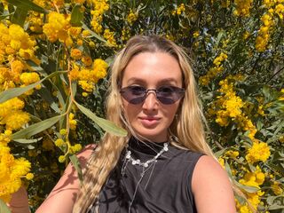 naked webcamgirl video DelaineClowerd