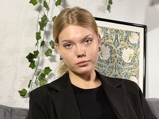 live sex cam DonellaAndra