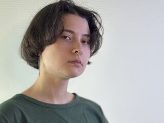 naked camgirl fingering pussy DoreenTovrea