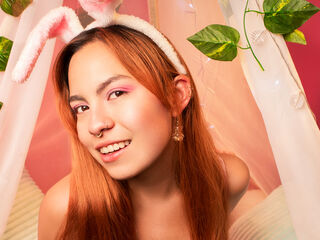 hot webcam video EmmaMonnet