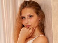 camwhore shaved pussy EmmieMurray