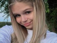 girl fingering bald pussy EricaVon