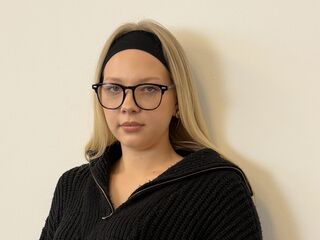 hot striptease cam FrancesVirunes