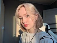 naked girl with webcam masturbating with sextoy IleneDrones