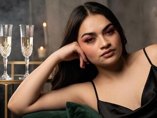 naughty cam girl fingering shaved pussy IvannaVelvet
