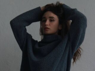 camgirl playing with vibrator JoleenLimbaugh