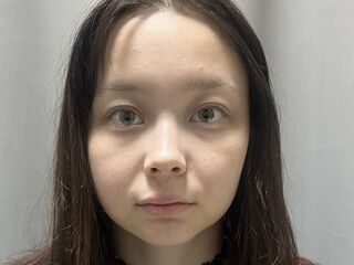 girl shaving pussy JuliaSwivey