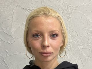 naked webcam girl fingering LanaReals