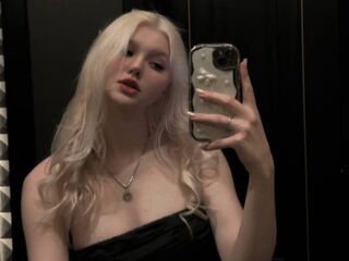 cam girl masturbating with sextoy LashayBernon