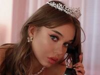 nude camgirl pic LeonardaYudell