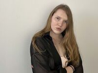 camgirl showing pussy MadalineMosman