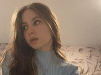 topless webcam girl MalissaHans