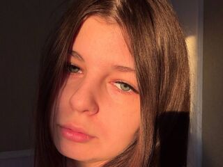 naked girl with webcam masturbating with sextoy MargarettJohns