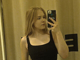 naked cam girl MolliMcDaniel