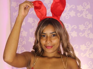 camslut showing pussy NaomiMiller