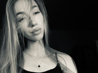 camgirl chatroom NikkiTenerovich