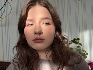 naughty camgirl masturbating with dildo RolandaMontejo