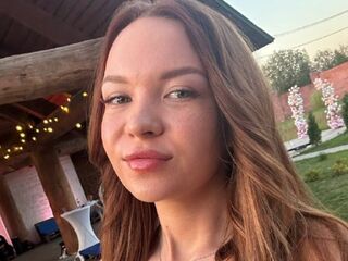 nude webcam girl SadeBergum