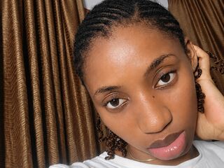 camgirl masturbating with vibrator SaraLovat