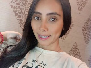 naked girl with cam fingering ScarletBarker