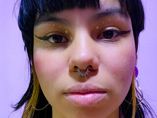 naked camgirl masturbating with dildo VanesaJonss