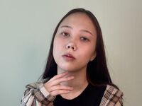 camgirl playing with vibrator VivienGheewala