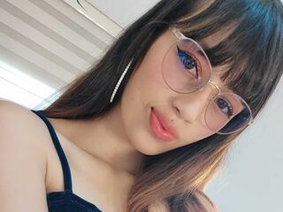 topless girl YiyisMarthin