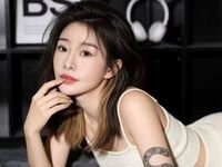 cam whore live Yunyunzi
